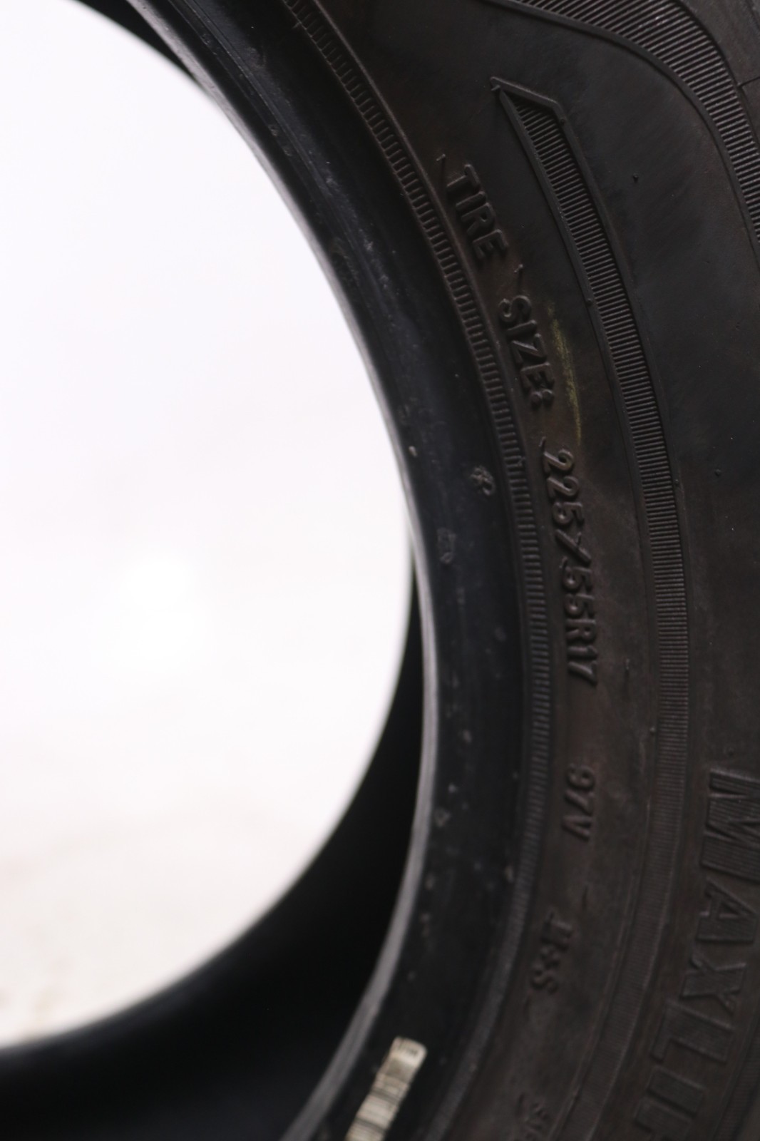 Set of 4 Used 225/55R17 Goodyear Assurance MaxLife – 97V – 8.5-9.5/32