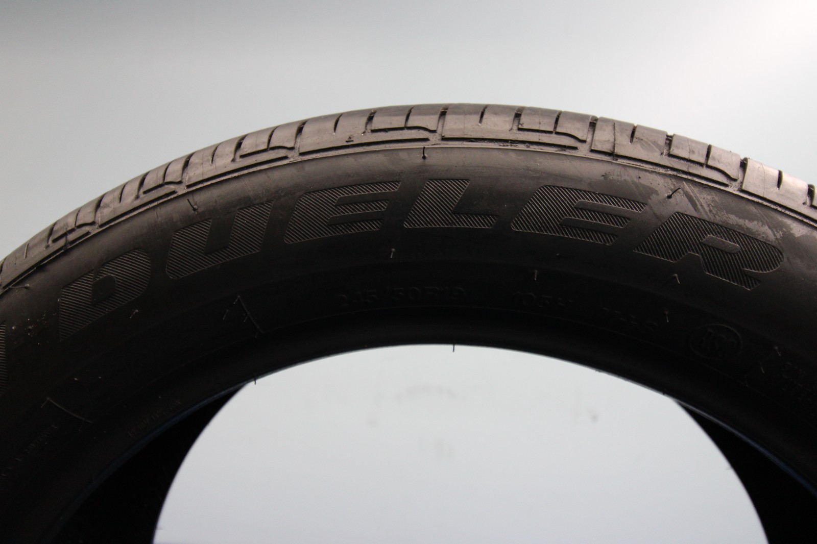 1 Used Bridgestone Dueler H/P Sport A/S RFT RSC 245/50R19 245/50/19 2455019 105H