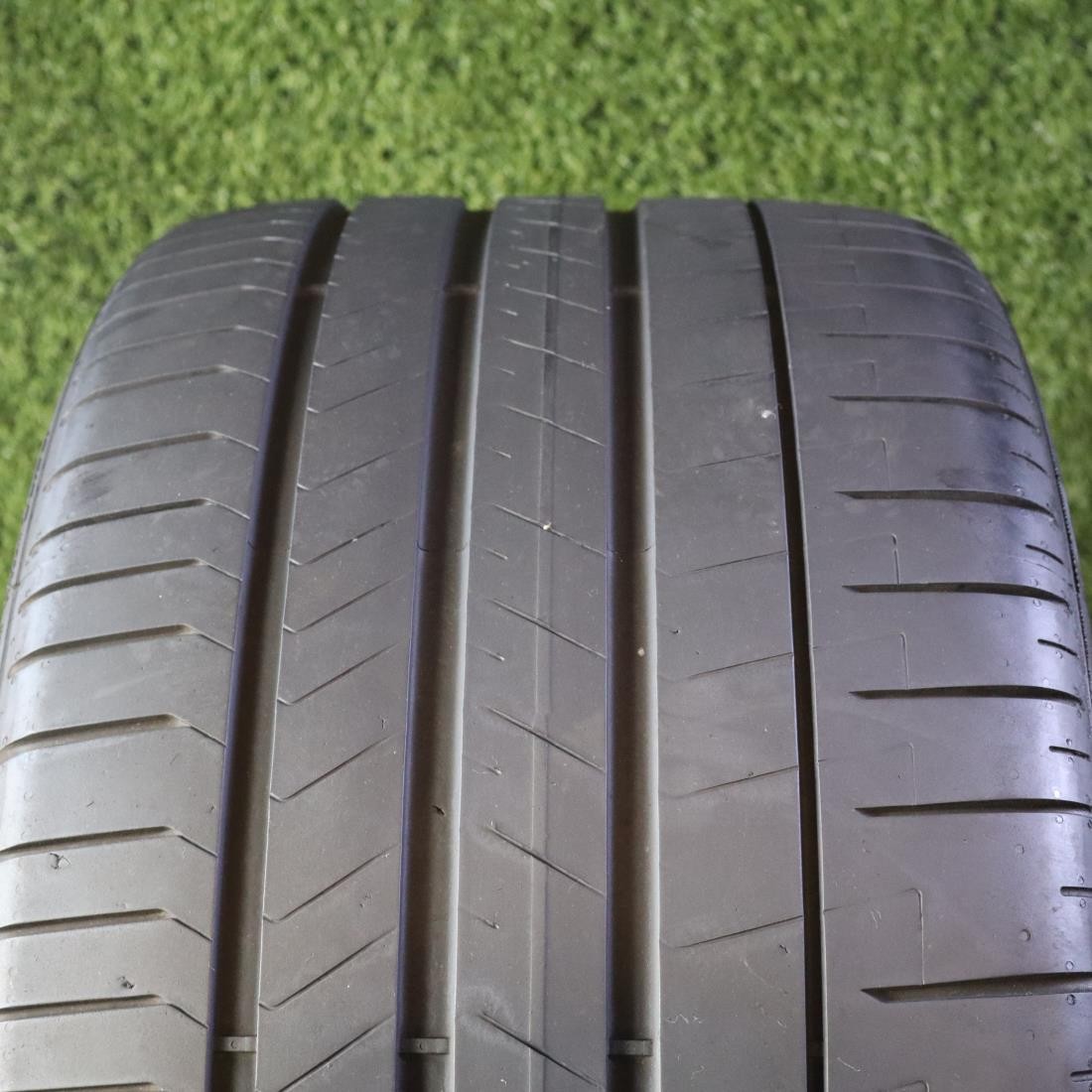 1 305 30 21 Pirelli PZERO PZ4 RSC with 80% Tread 7/32 100Y #28050