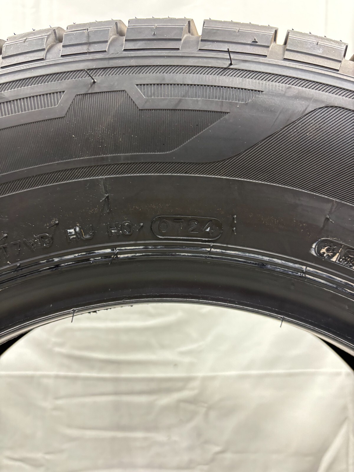 1 (One) LT205/75R16C Hankook Dynapro HT RF12 LRE/10PR NEW FACTORY TAKEOFF Tire
