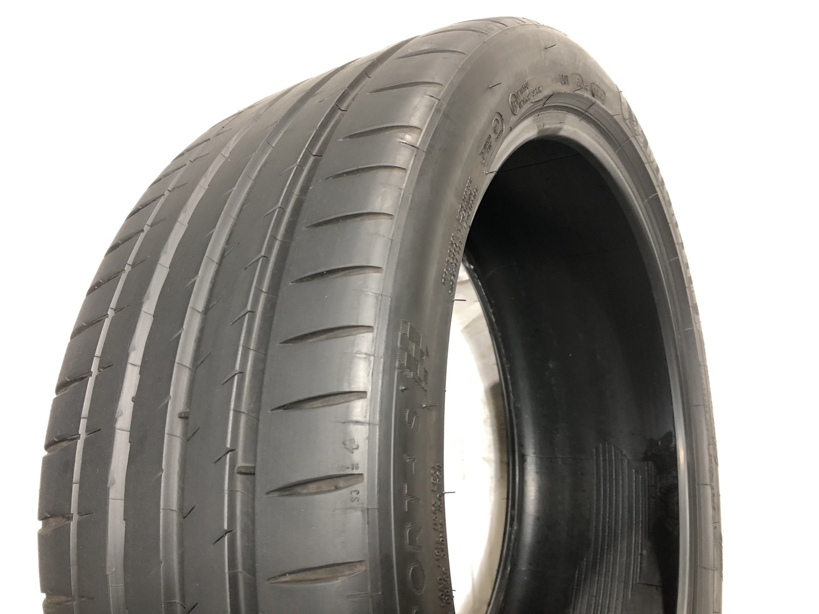 [1] Michelin Pilot Sport 4S P235/40ZR20 235 40 20 Tire 8.25/32