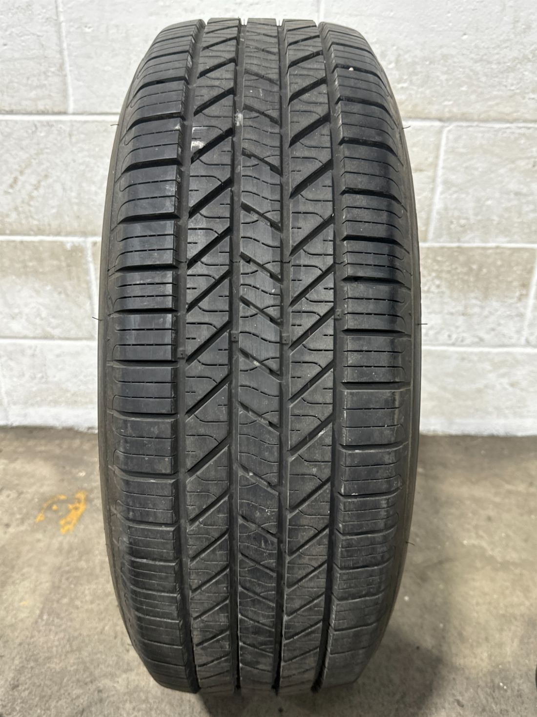1x P235/65R17 Hankook Optimo H725 9/32 Used Tire