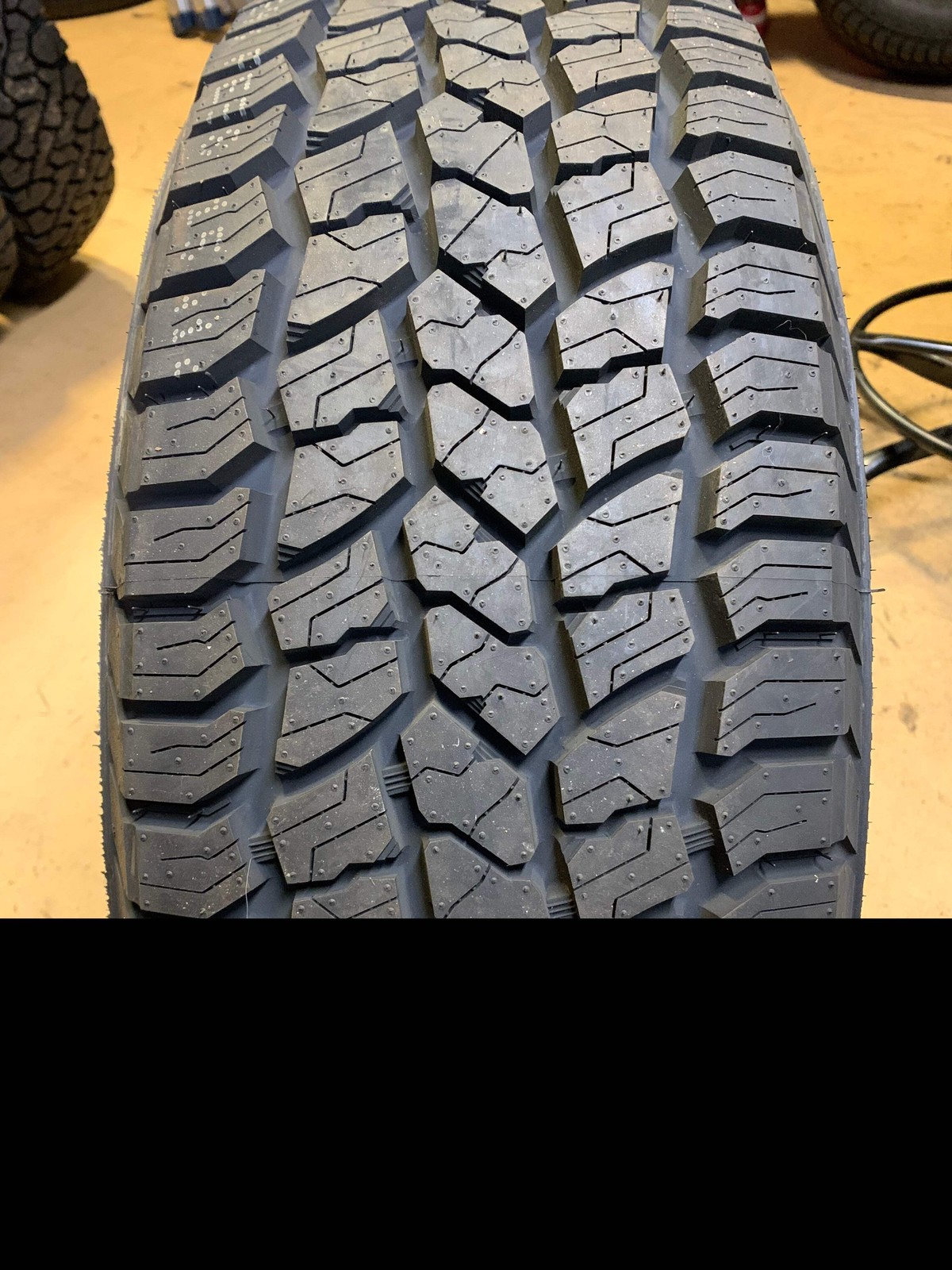 2 SUMMIT TRAIL CLIMBER AT02 BSW P 265 70 16 112T ALL SEASON TIRE 20901