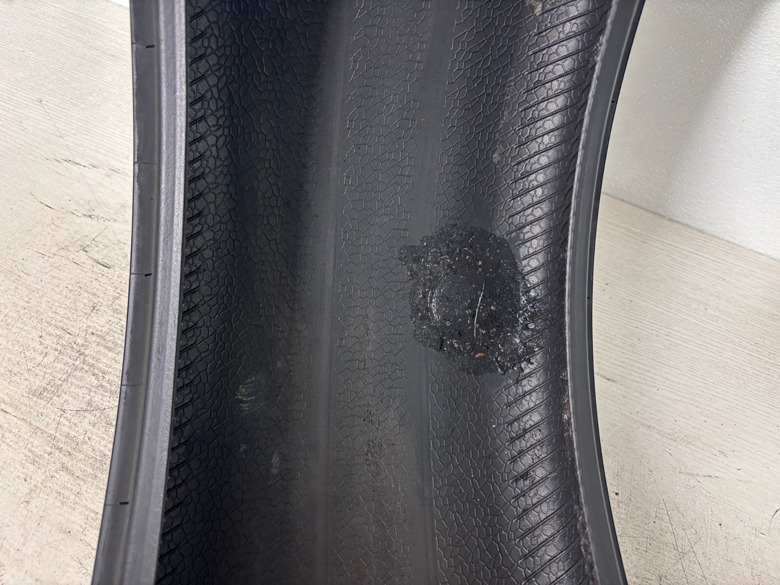 NO SHIPPING ONLY LOCAL PICK UP 1 Tire 245 40 20 Continental ExtremeContact