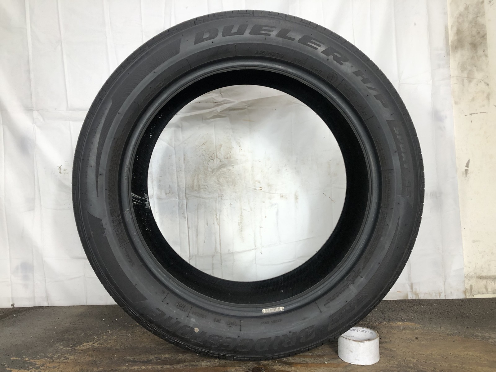 [1] Bridgestone Dueler H/P Sport AS RFT Run Flat 245 50 19 Tire 7.25/32