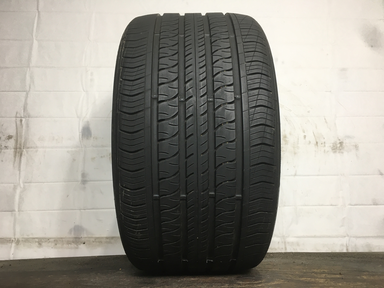 [1] Continental ProContact RX P305/30R21 305 30 21 Tire 7.5-7.75/32