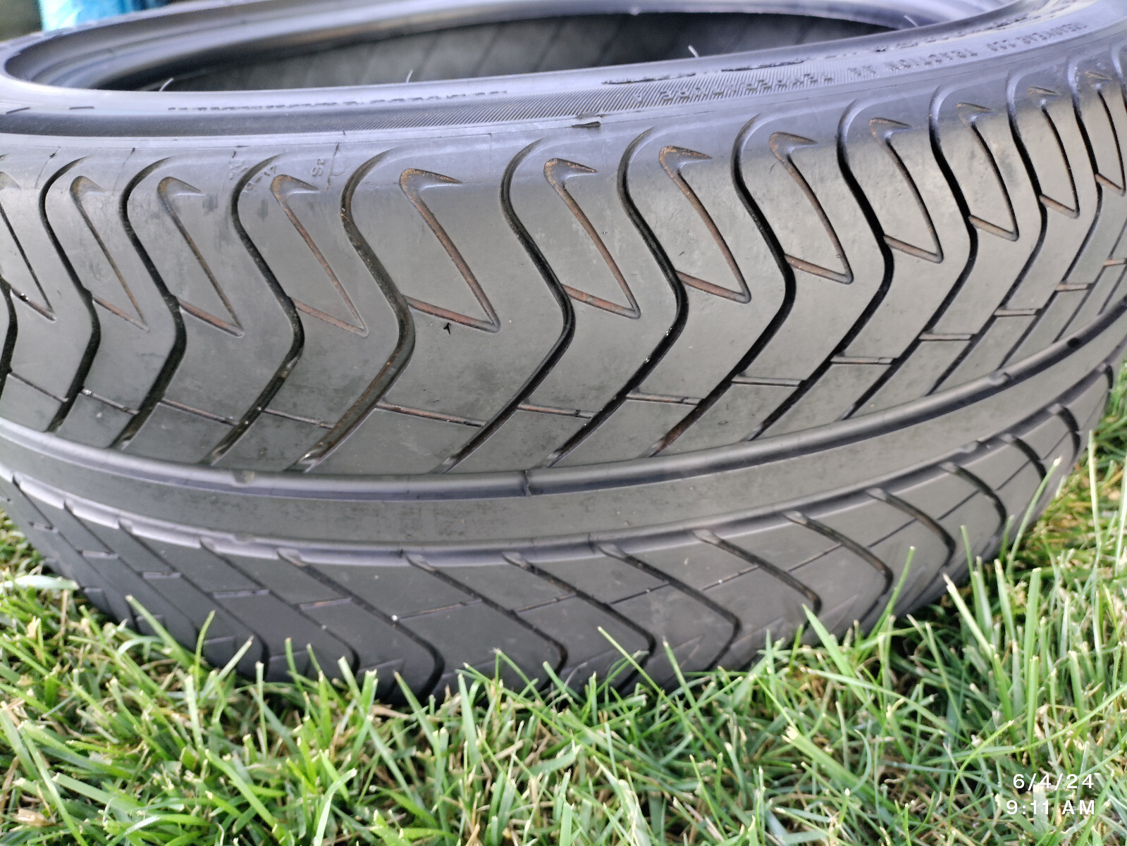 (RARE) Michelin Pilot SPORT tire VINTAGE. 7-8/32nd’s… in great shape.