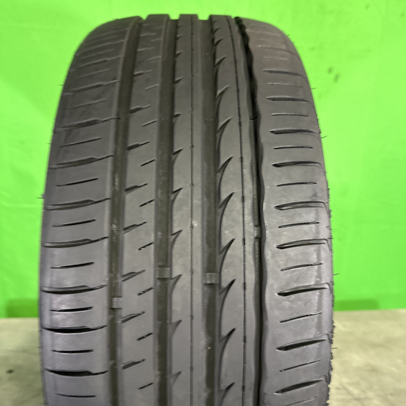 Single,Used-225/35ZR20 Velozza ZXV4 90W XL 9/32 DOT 0321