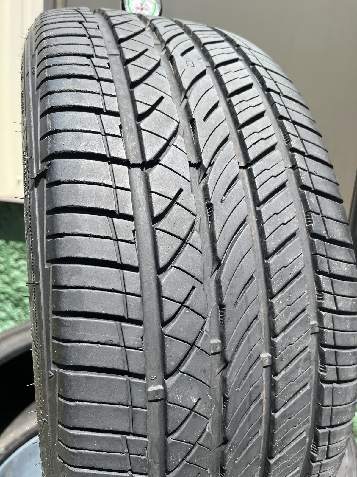 1 Tire Cooper ProControl 245/45R19 102W DOT.5023 8.25/32 No Patch