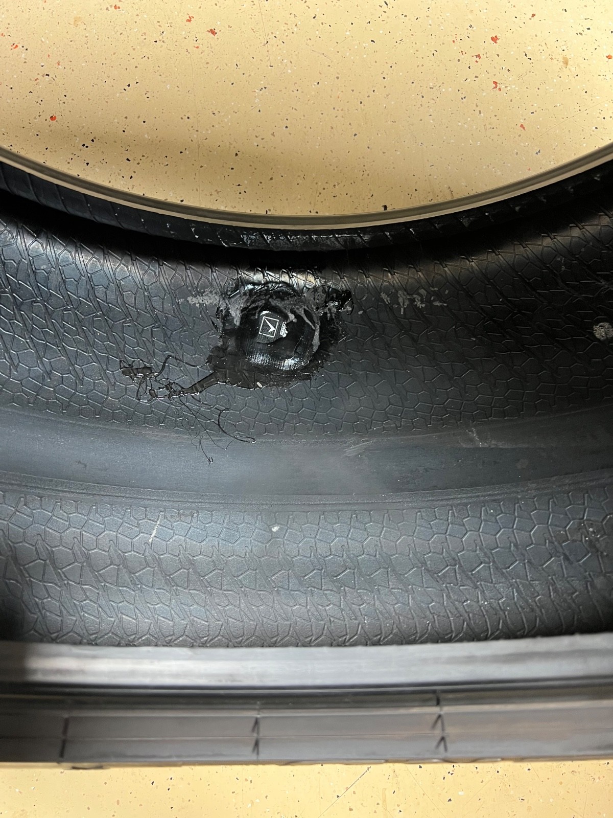 2 – NICE 275/35ZR19 XL (100Y) Pirelli P Zero PZ4 (*) BMW OEM – 7099