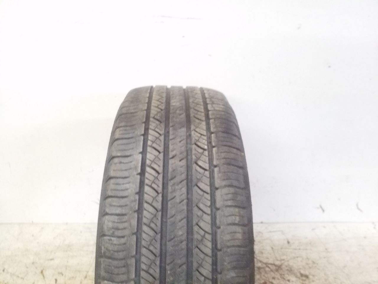 USED – 245/60/18 Michelin Latitude Touring HP Tire – 8/32