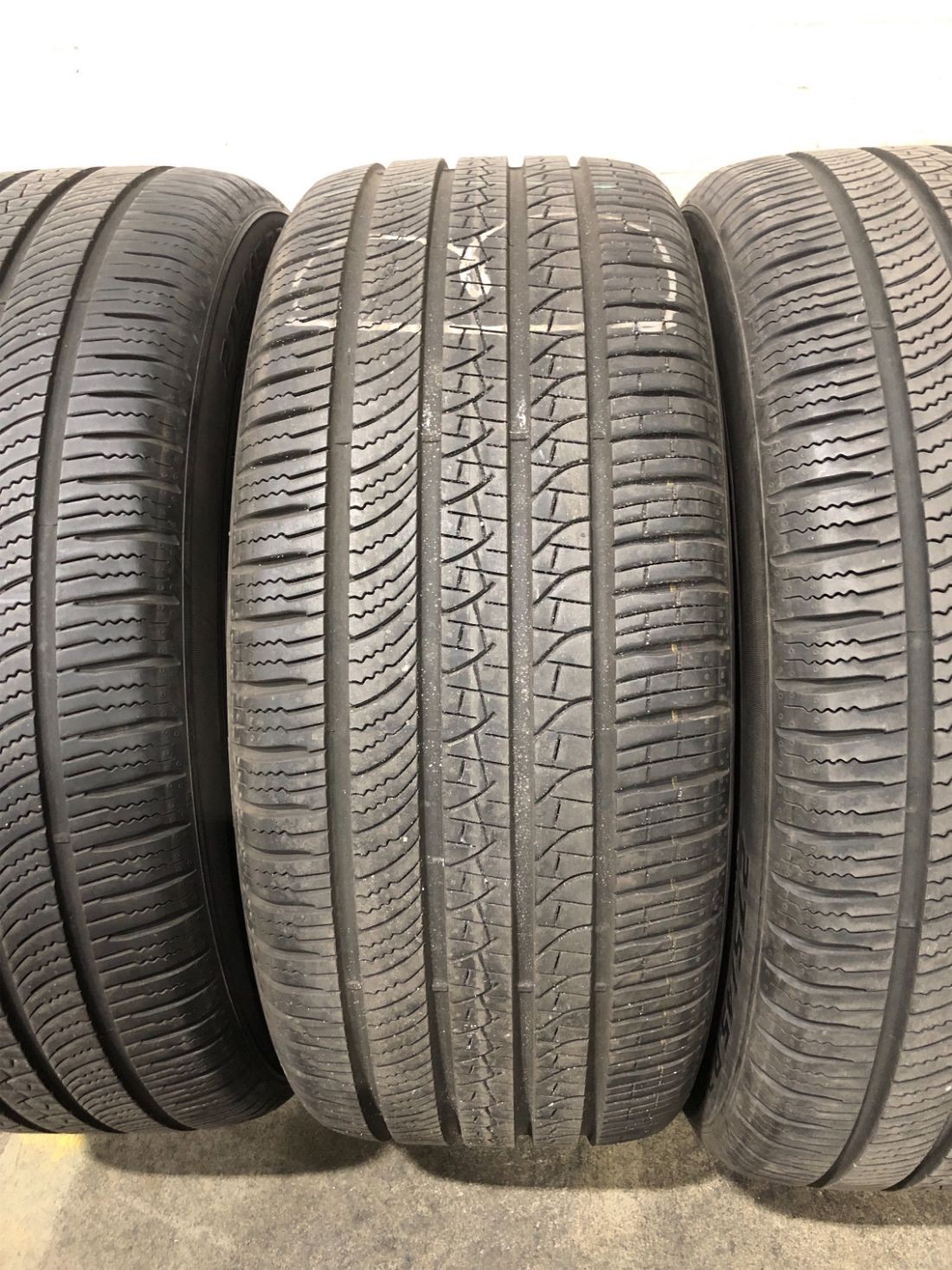 4x P275/45R21 Pirelli Scorpion Zero All Season 9/32 110 W Used Tires 2754521
