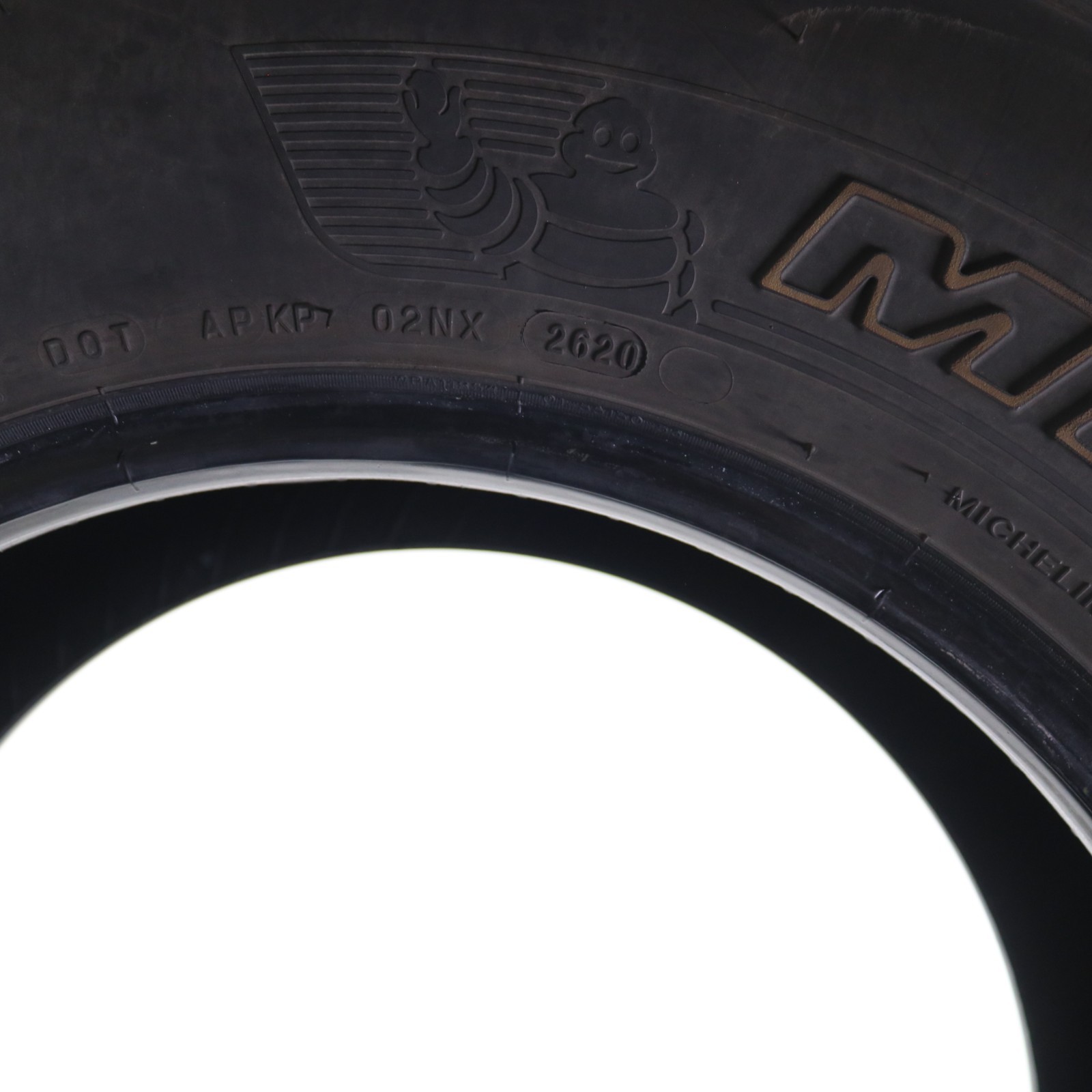 Set of 2 Used 265/70R17 Michelin Defender LTX M/S – 115T – 6-7/32 No Repairs