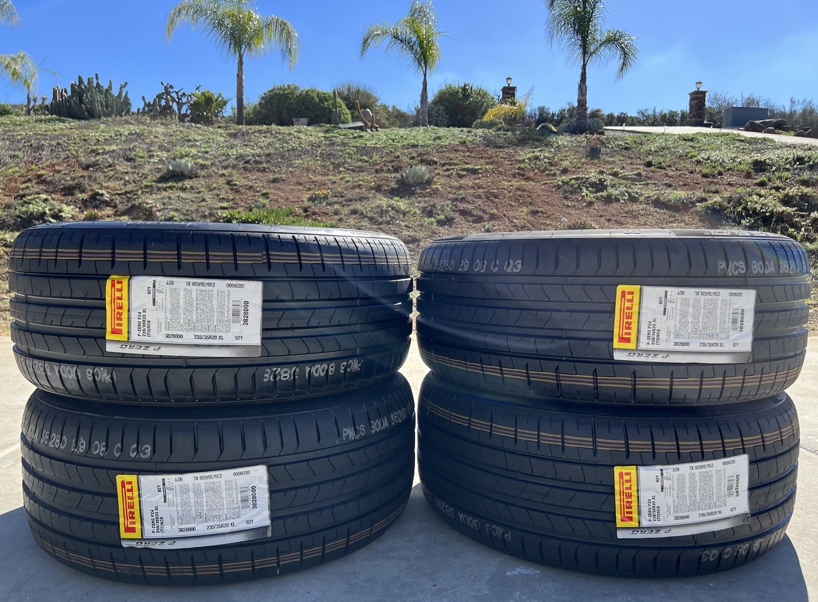 Set of FOUR BRAND NEW Pirelli P Zero PZ4 235/35R20 92Y T0 Tesla ELECT PNCS Tires