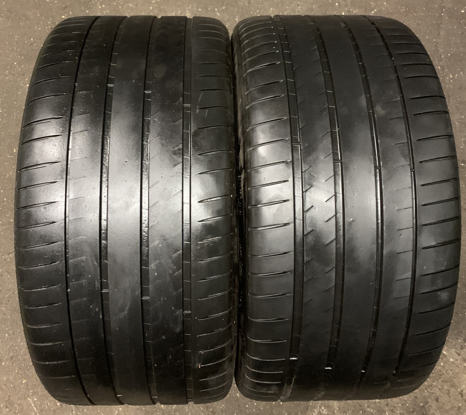 2 Summer Tires Michelin Pilot Sport 4S * 315/30 R22 107Y RA1196