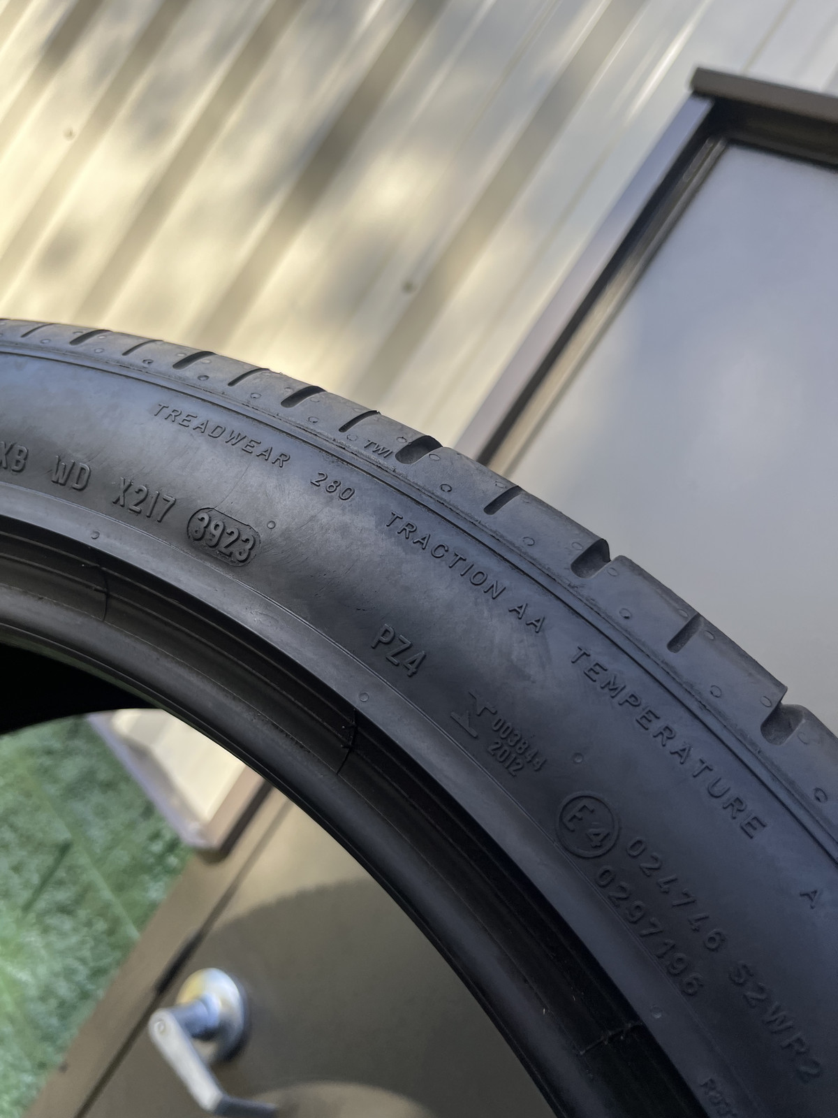 1 Tire Pirelli P Zero PZ4 J LR 265/40ZR22 106Y DOT.3923 6.75/32