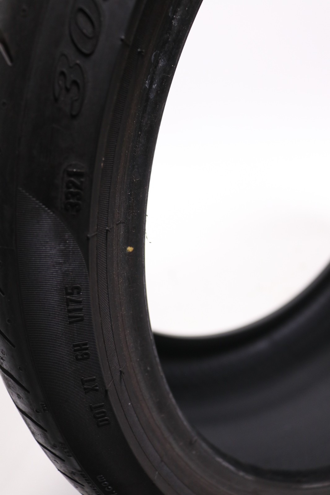 Set of 2 Used 305/30ZR20 Pirelli P Zero N1 – 103Y – 4.5/32 No Repairs