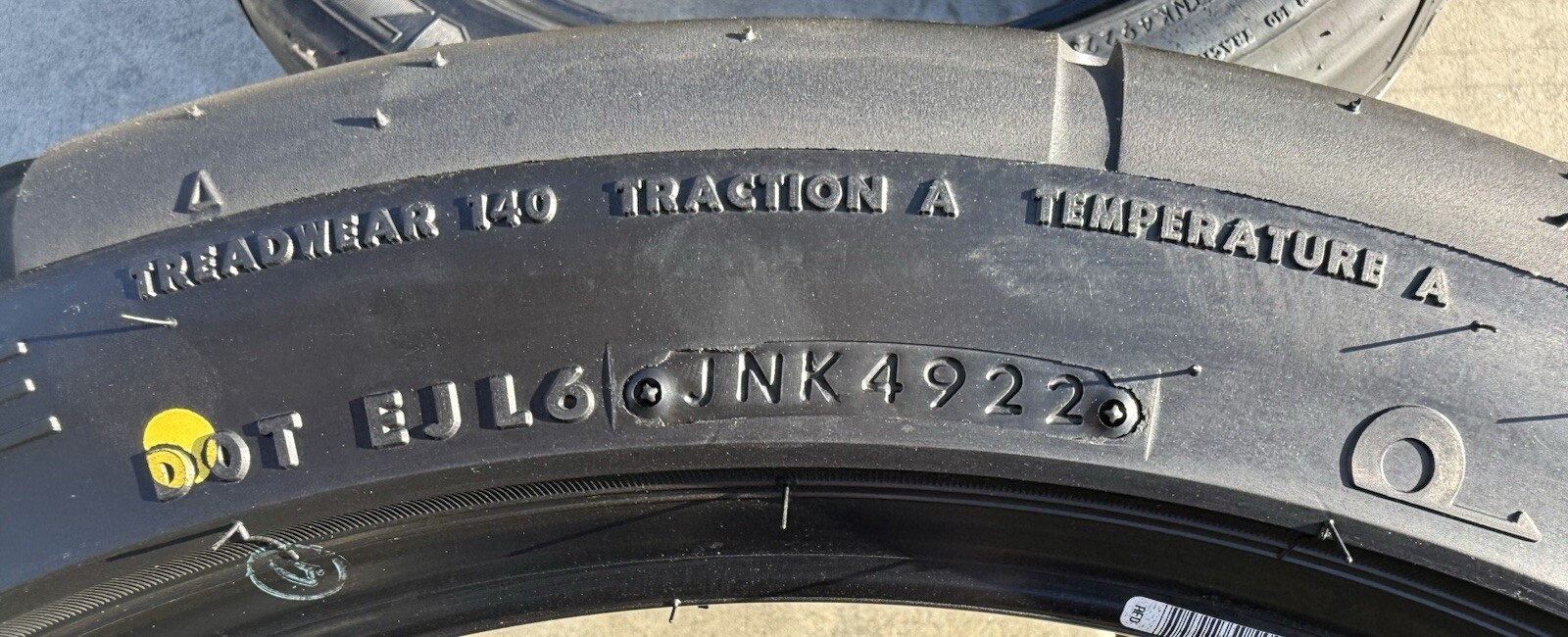 ONE BRAND NEW 285/35ZR20 (100Y) Bridgestone RE070R RFT Nissan GTR Run Flat Tire