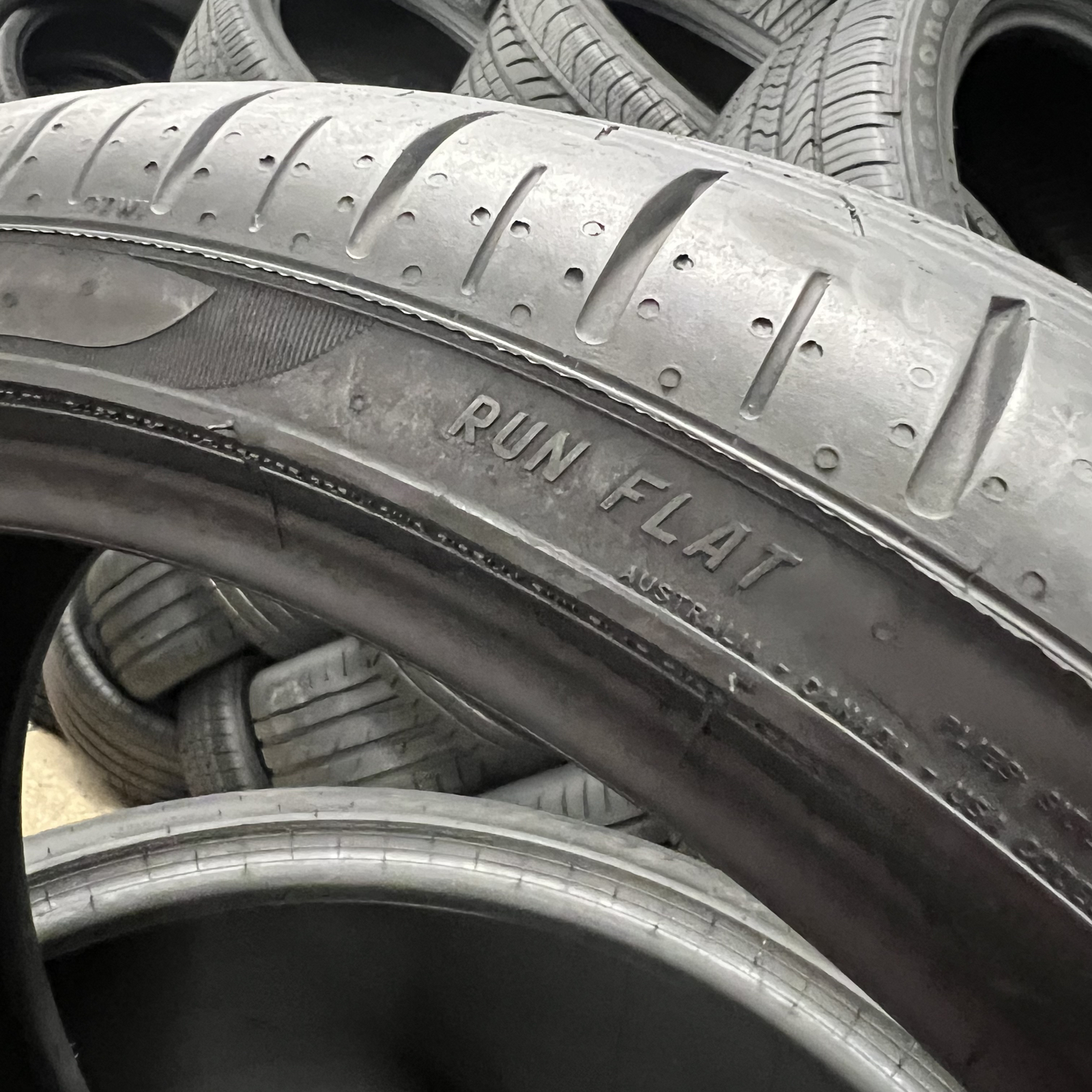 1 Tire LikeNEW Pirelli P Zero PZ4 Run Flat BMW 205/40R18 86W No Patch