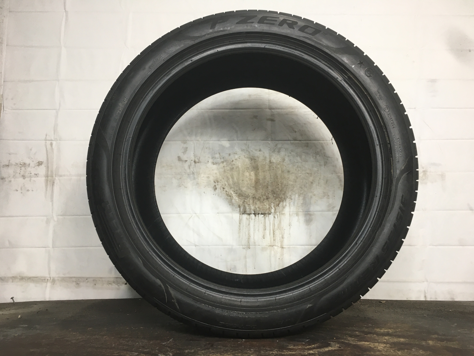 [1] Pirelli P Zero PZ4 Run Flat P315/35R21 315 35 21 Tire 7.25-7.75/32