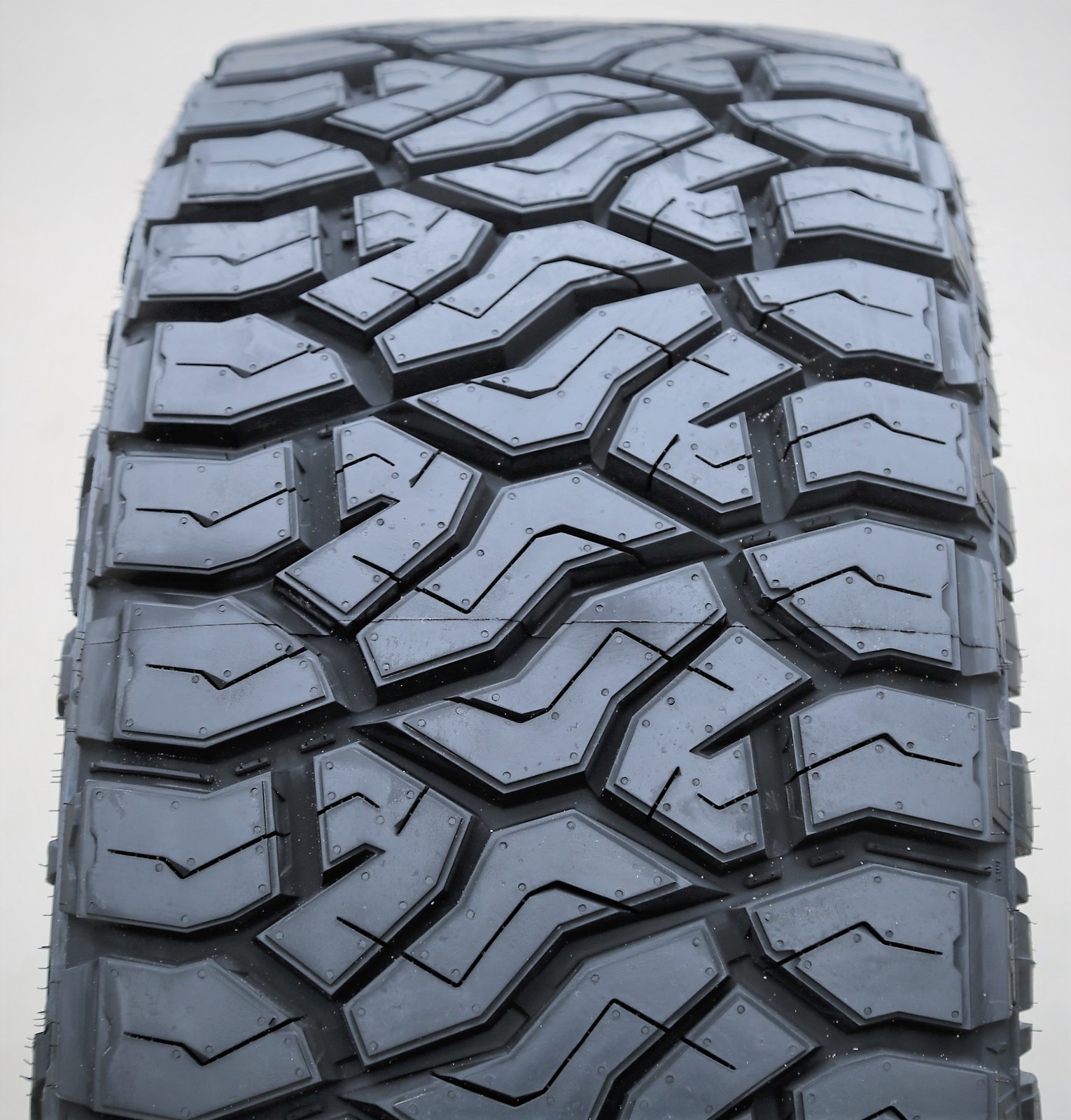 Tire Venom Power Terra Hunter R/T+ LT 35X14.50R26 E 10 Ply Rugged Terrain