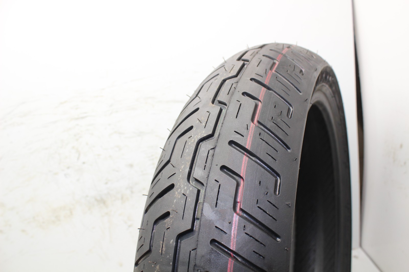 DUNLOP K177 TOURING FRONT TIRE TUBELESS 130/70-18 (NTF18-17)