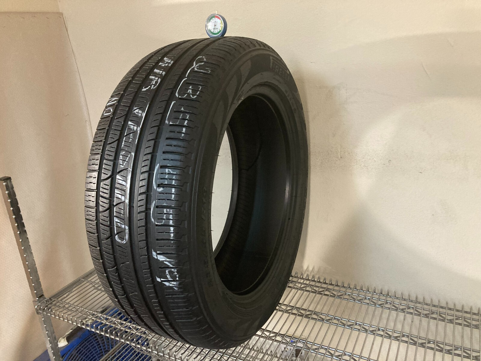 1 Tire 235 55 19 Pirelli Scorpion Verde N0 (7.00-7.80/32 Tread) All Season 101V