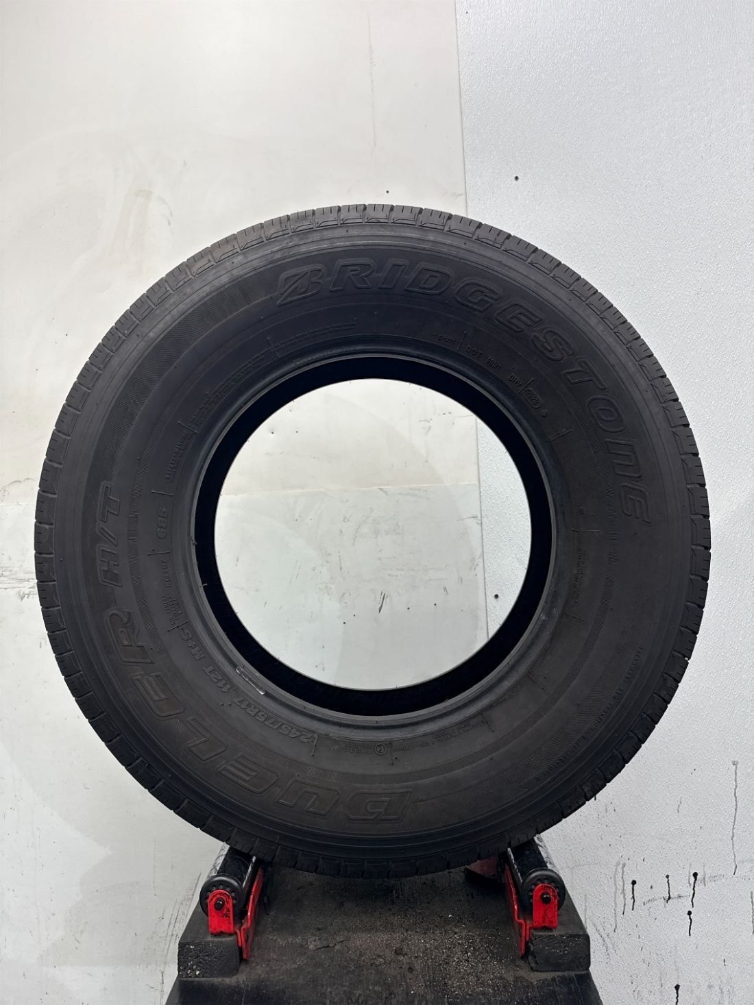 1 Used P245/75R17 Bridgestone Dueler H/T 112 T – 8/32