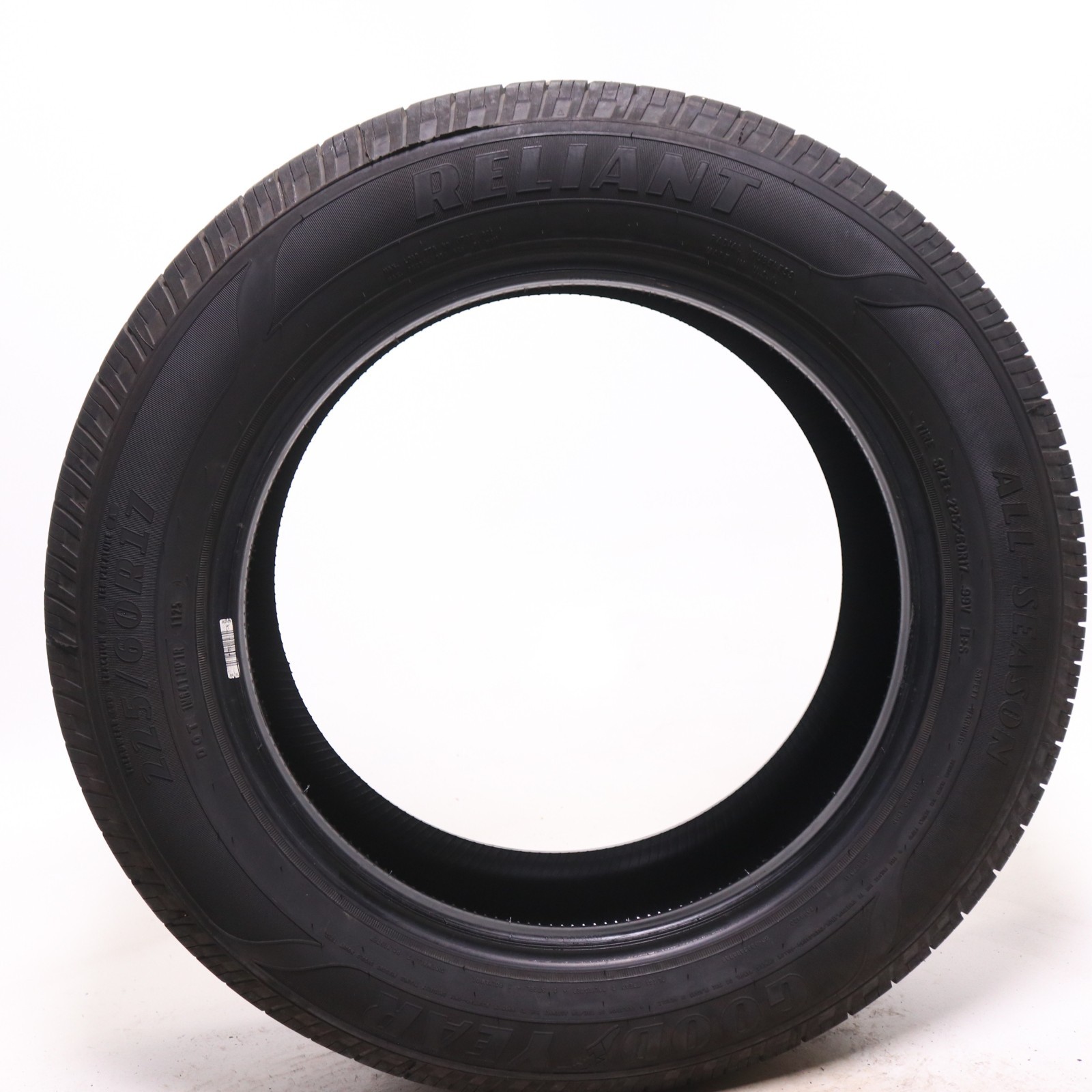 Set of 4 Used 225/60R17 Goodyear Reliant All-Season – 99V – 8.5-9.5/32