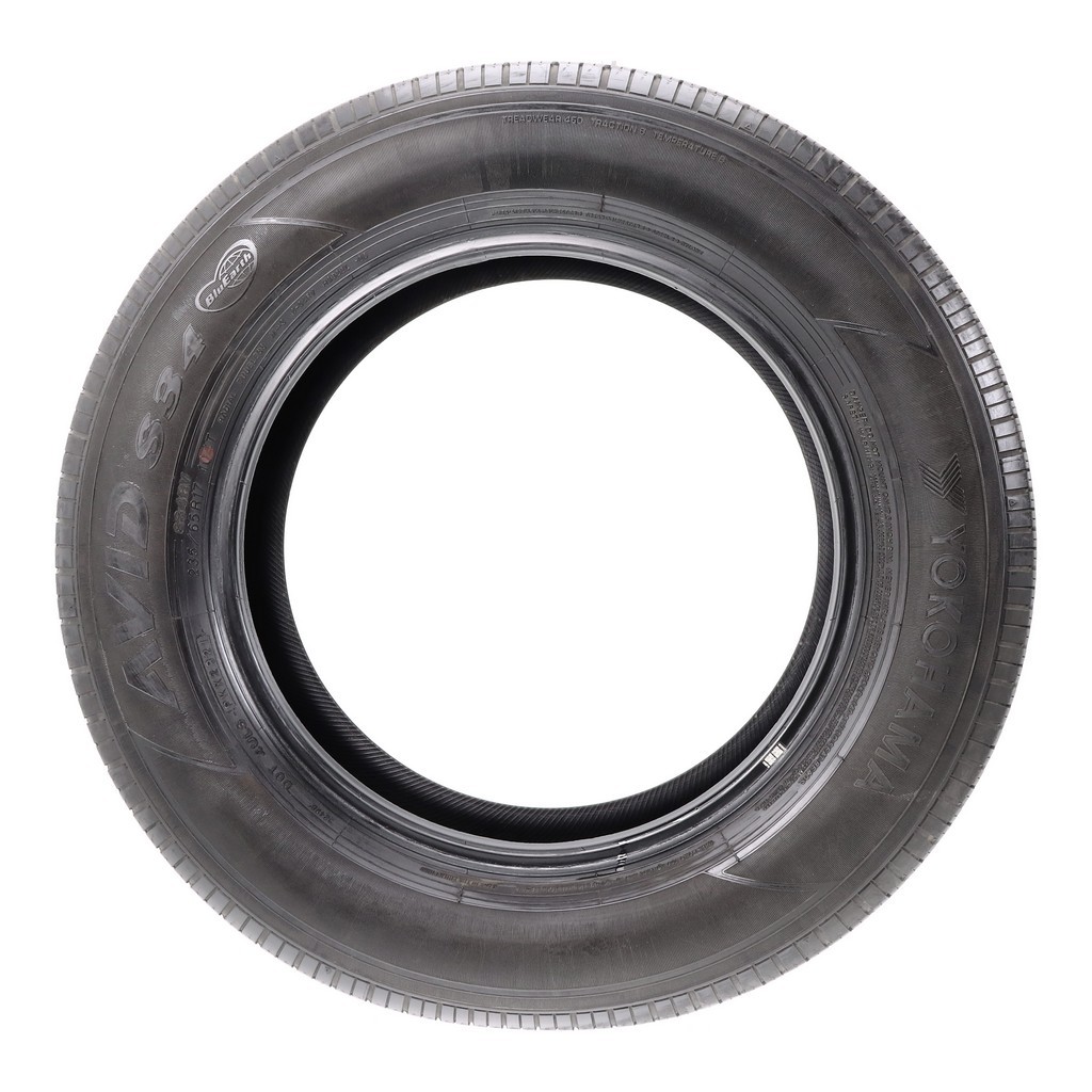 Used 235/65R17 Yokohama Avid S34RV 104T – 8/32
