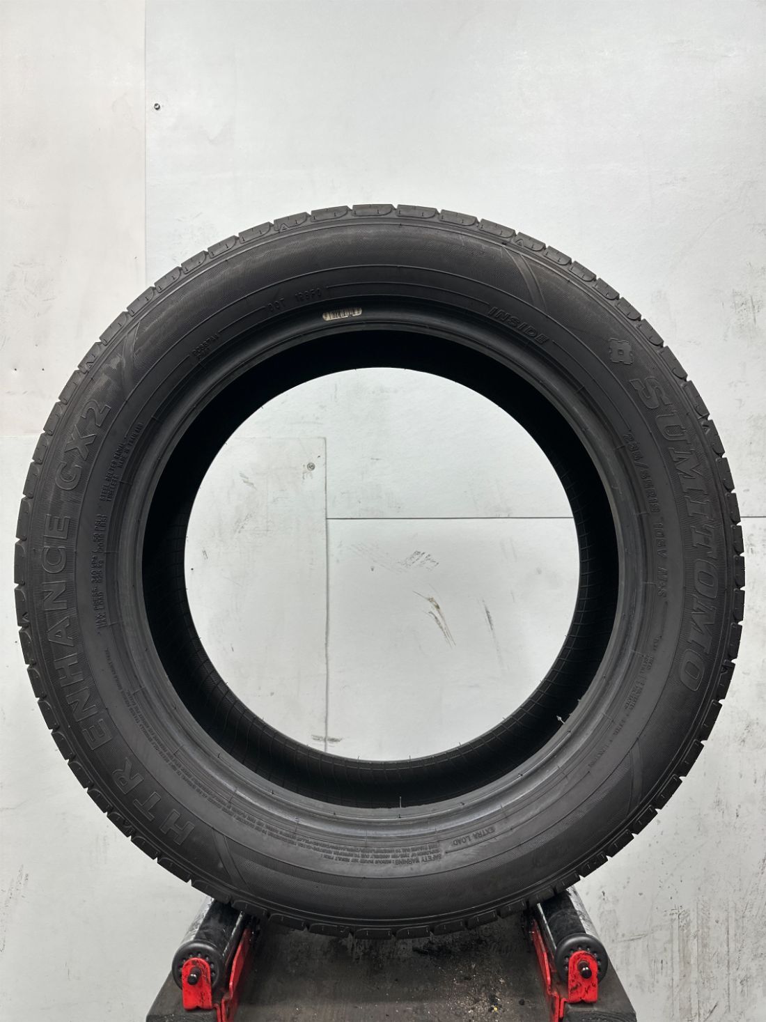 1 Used Sumitomo HTR Enhance CX 2 P235/55R19 2355519 235/55/19 105 V – 9/32