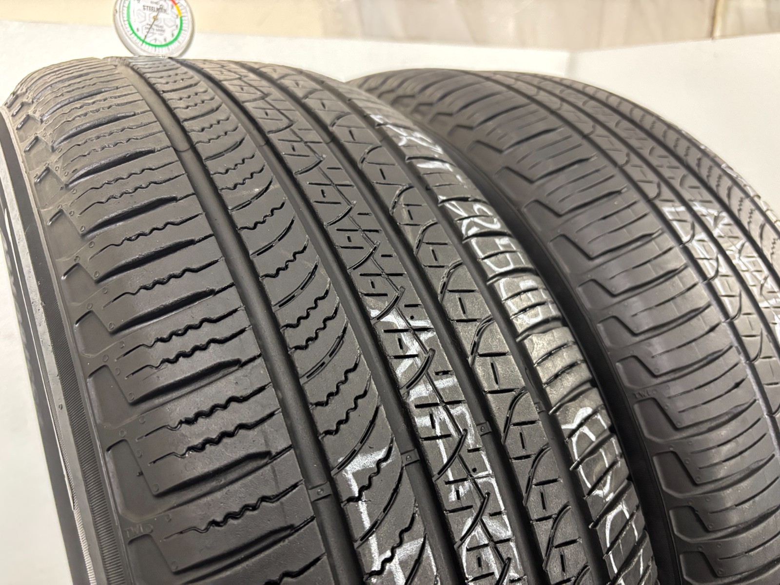 2 Tires 255 60 20 Pirelli Scorpion Zero LR (7.00-8.00/32=77-88% Tread Left) 113V