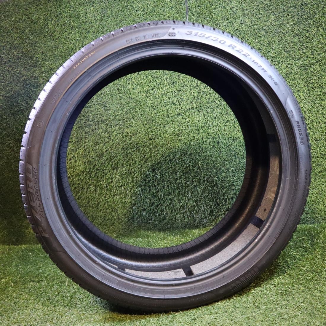 315 30 22 Pirelli PZero All Season with 85% Tread 7/32 107W #27755