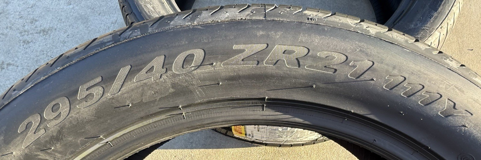 Set of TWO BRAND NEW 295/40ZR21 111Y Pirelli P Zero Tires 2954021