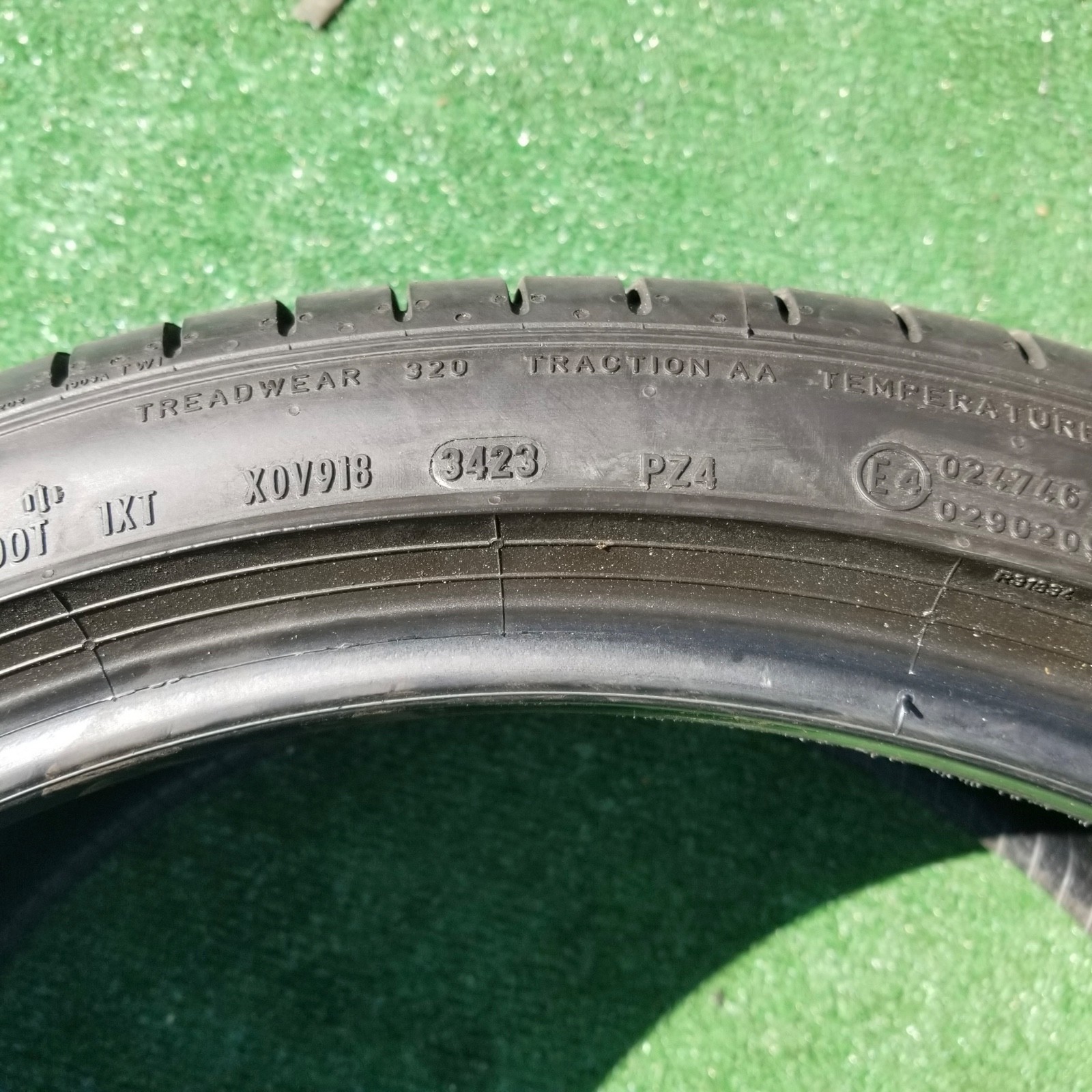 265/35R20 Pirelli P Zero PZ4 Tire 265/35ZR-20 265/35ZR20 MO1 Mercedes Benz 90%