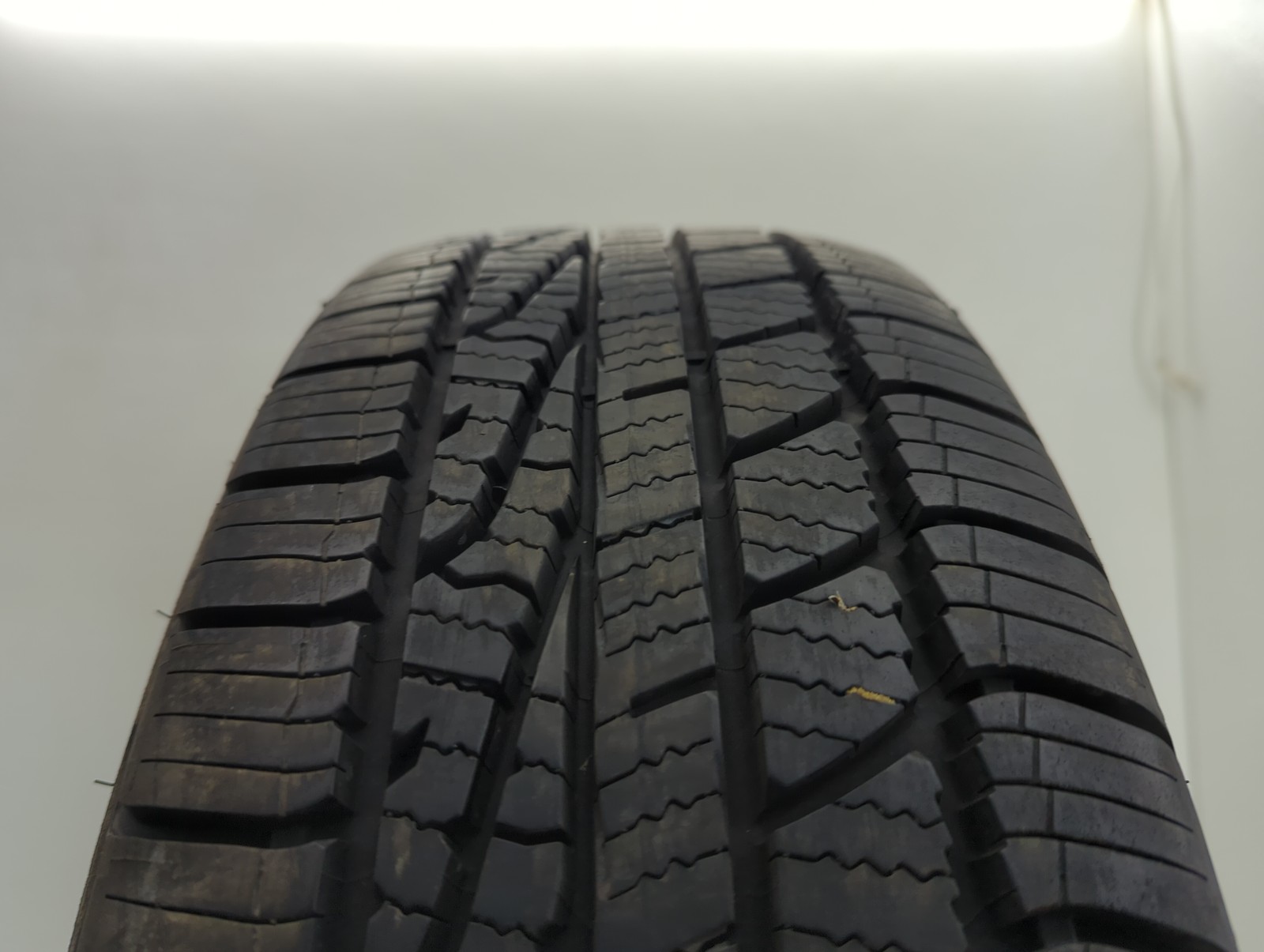 Used Tire 225/70R16 GOODYEAR ASSURANCE WEATHERREADY 103T – Tread Depth 9.5/32