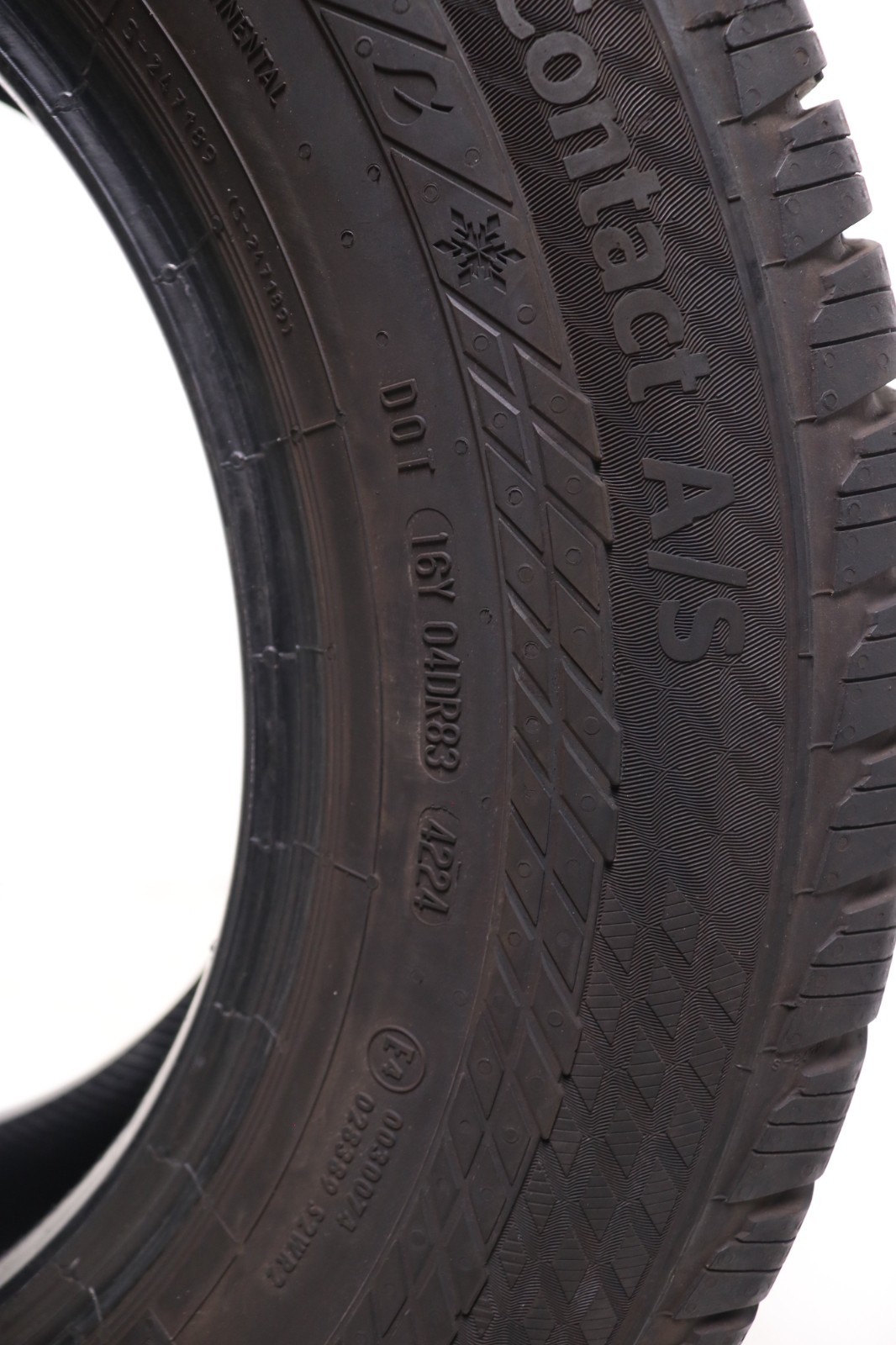 Set of 2 Used 235/65R16C Continental VanContact A/S – 121/119R – 9.5-10.5/32