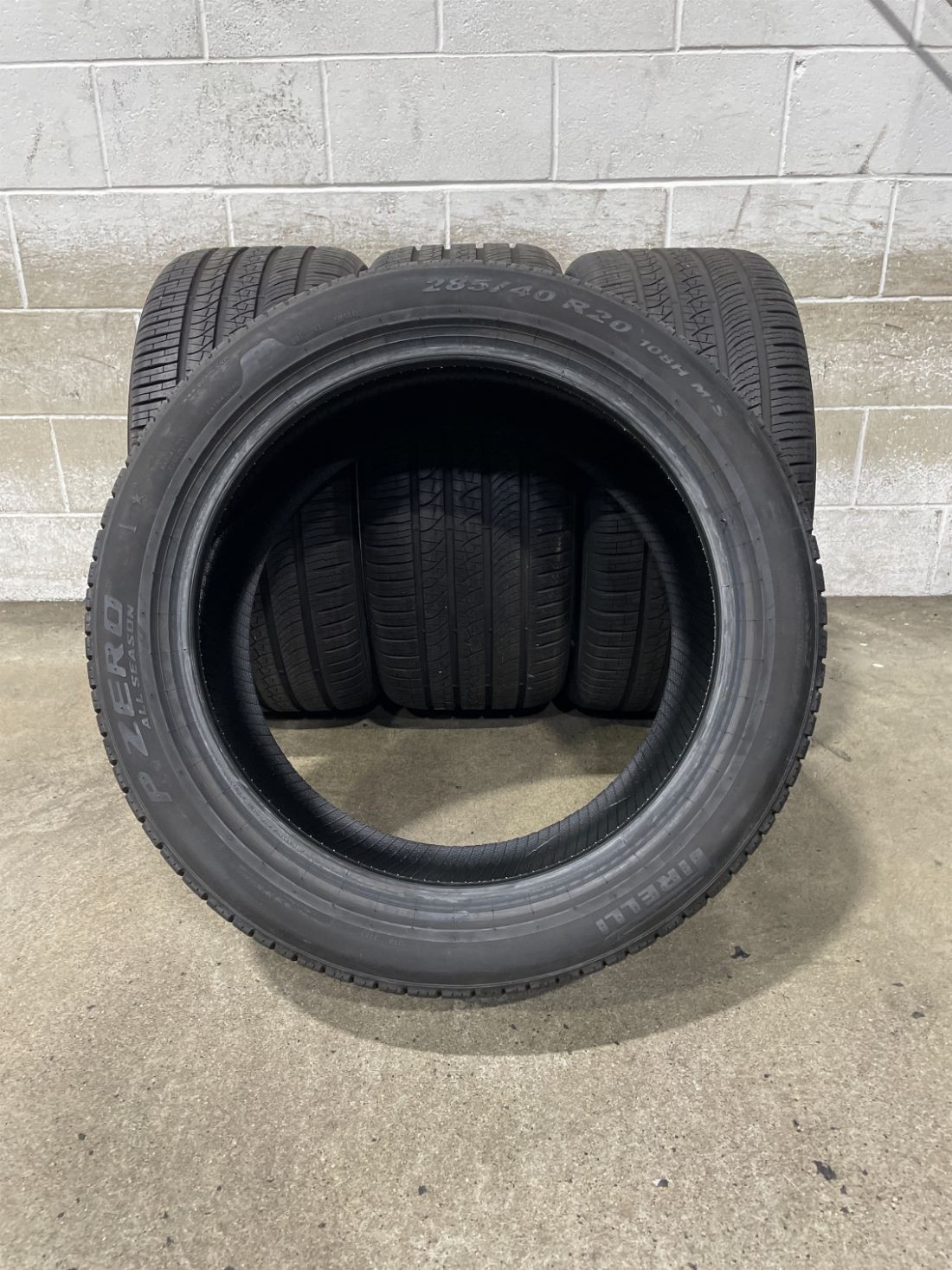 4x P285/40R20 Pirelli P Zero All Season I 9/32 108 H Used Tires 2854020