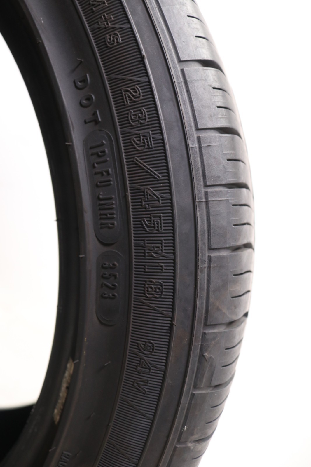 Set of 4 Used 235/45R18 Goodyear Eagle LS-2 – 94V – 8-9/32