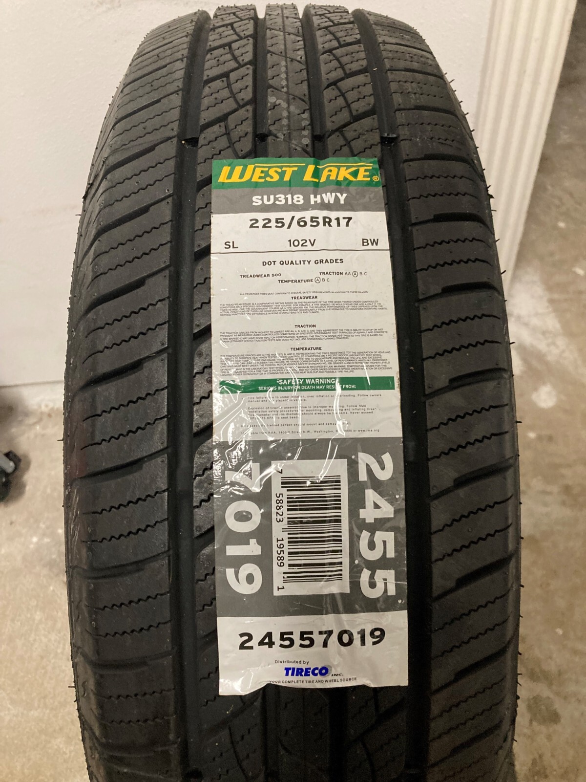 Westlake SU318 All Season 225/65R17 102V SUV/Crossover Tire
