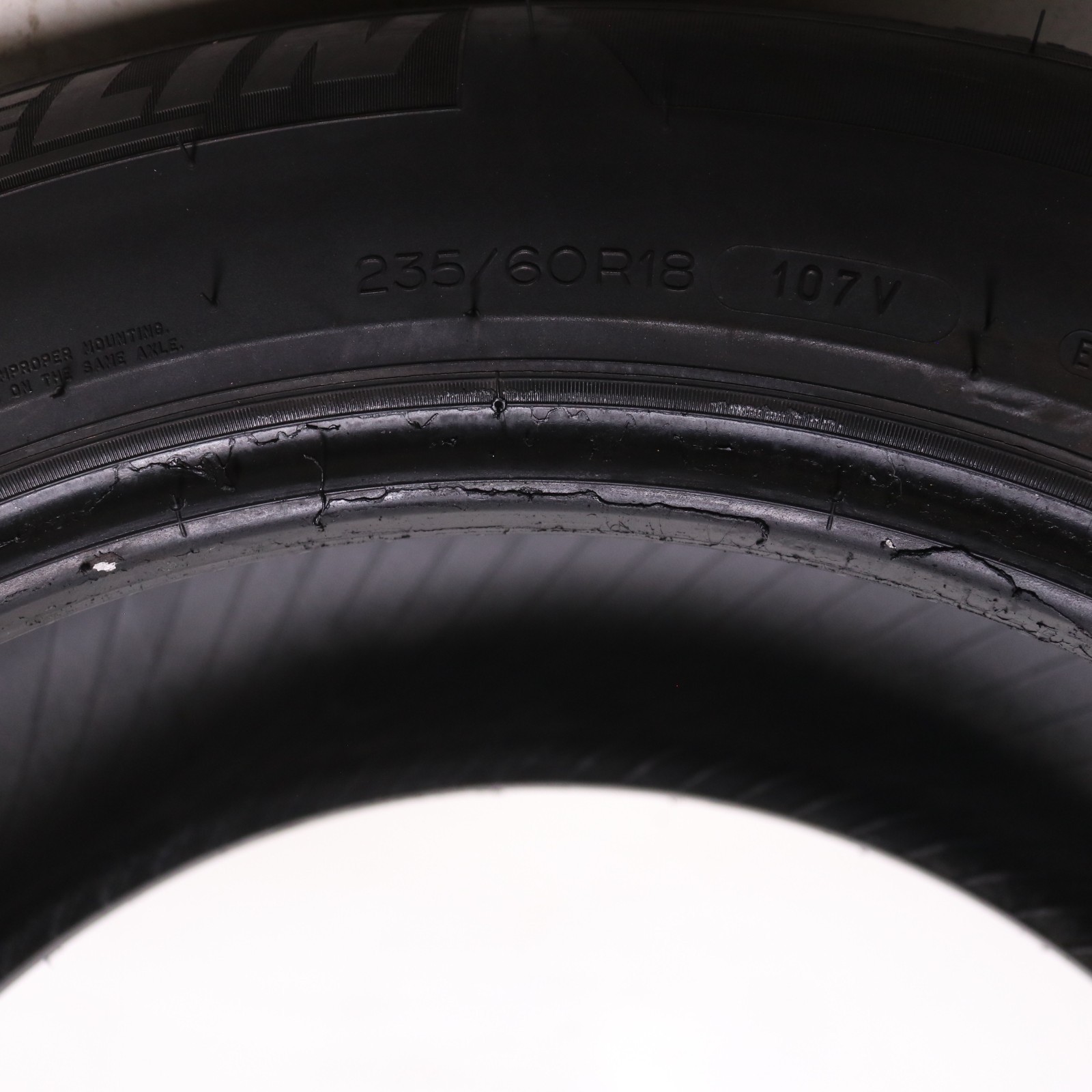 Set of 2 Used 235/60R18 Michelin Latitude Tour HP J LR – 107V – 7.5-8/32
