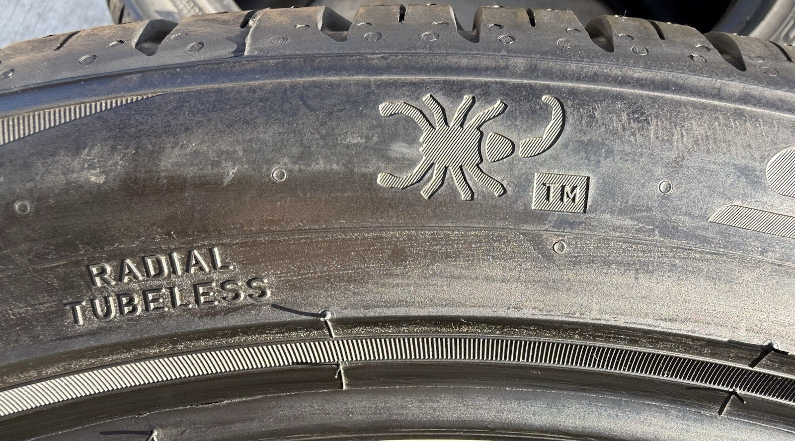 Set of TWO BRAND NEW 295/35R21 Pirelli Scorpion Zero AS + Plus All Season Tires