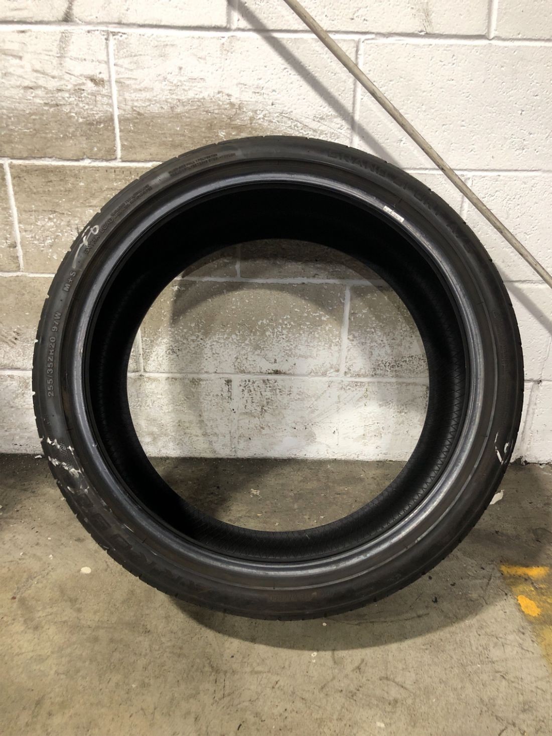 1x P255/35R20 Arroyo Grand Sport A/S 9/32 97 W Used Tire 2553520
