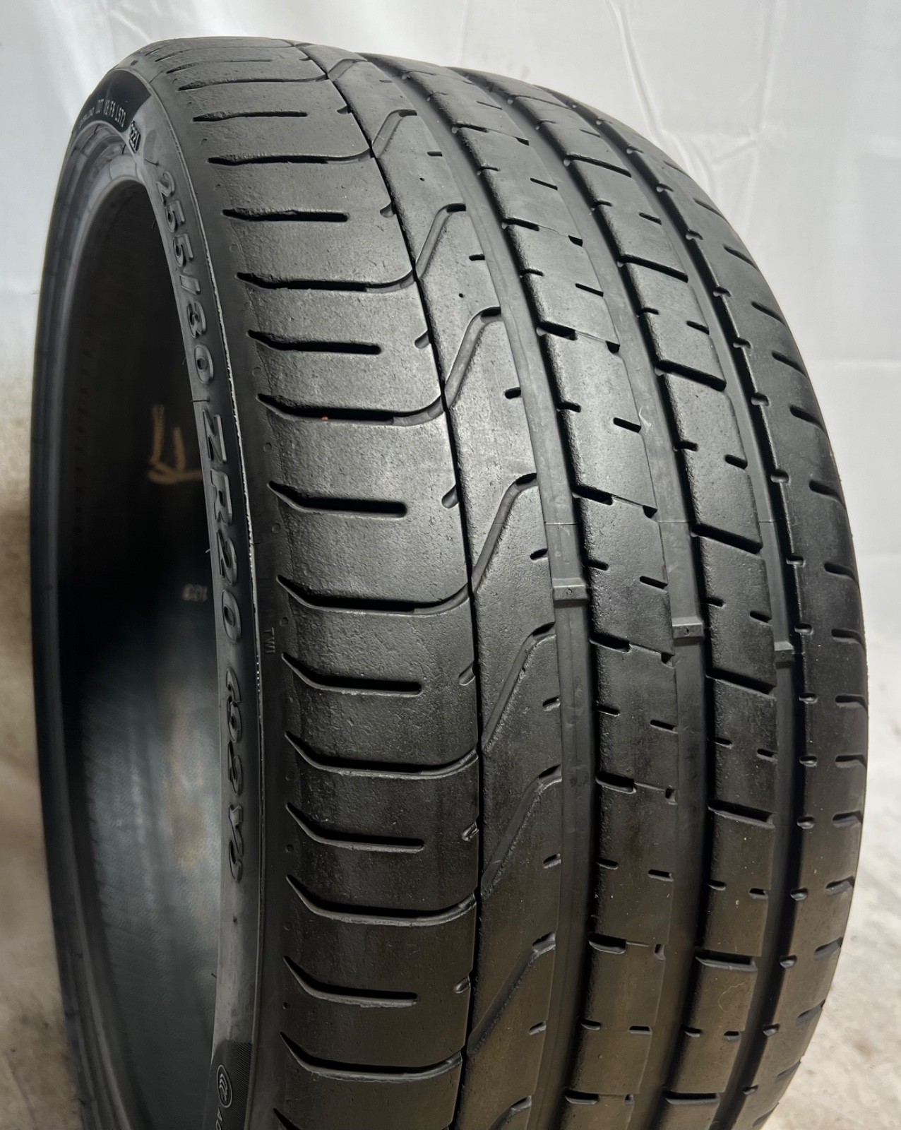 1 – NO REPAIRS 255/30ZR20 XL (92Y) Pirelli P Zero (L) Lamborghini OEM – 7036