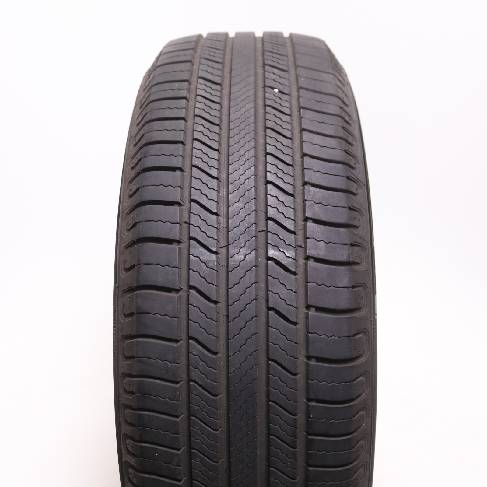 Set of 4 Used 225/65R17 Michelin Defender 2 – 102H – 9.5-10.5/32