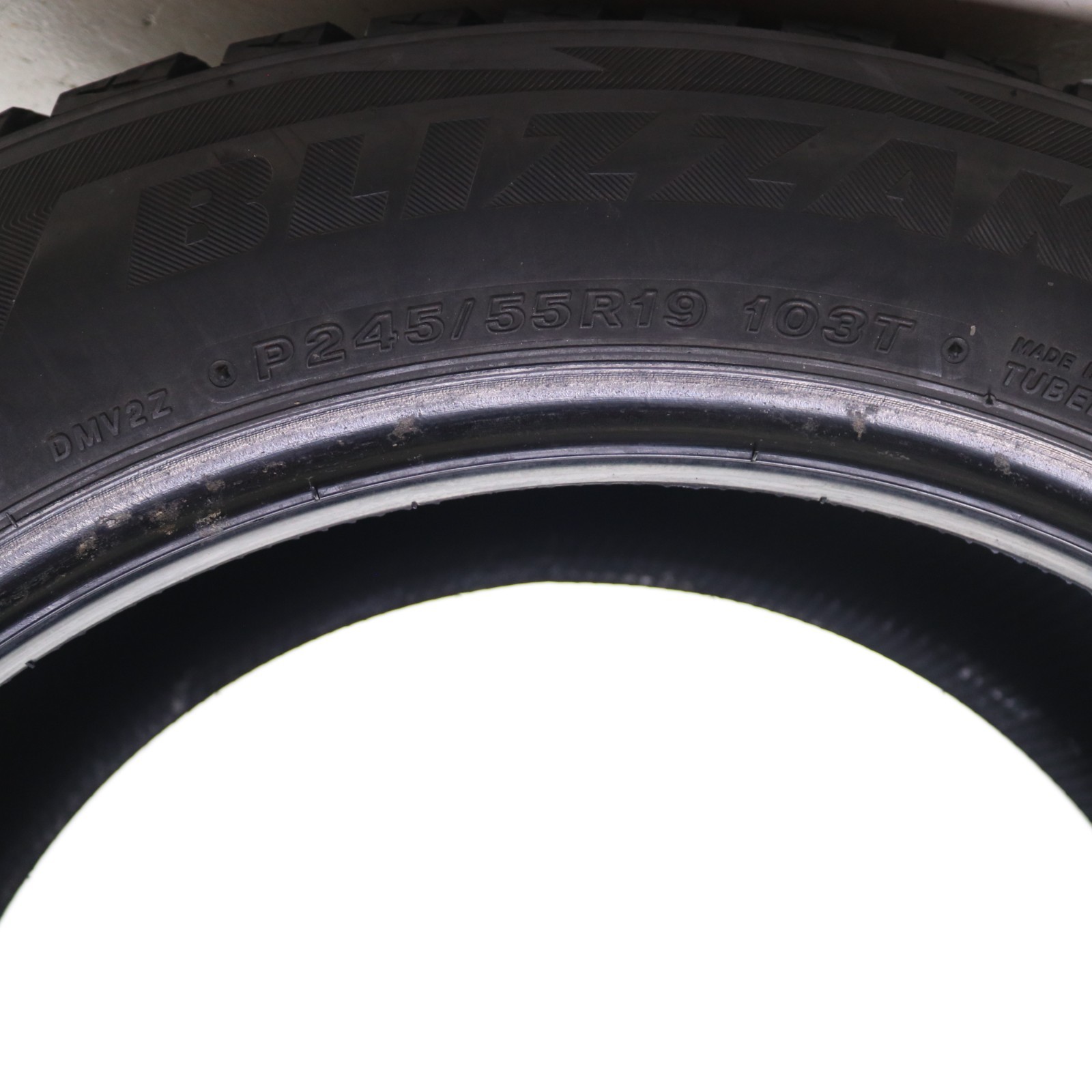 Used 245/55R19 Bridgestone Blizzak DM-V2 – 103T – 6.5/32