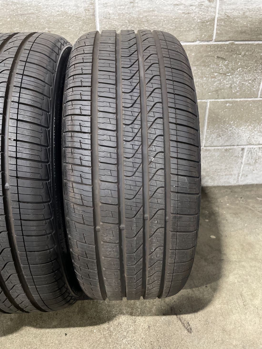 4x P225/40R19 Pirelli Cinturato P7 A/S RSC Run Flat 8/32 93 H Used Tires 2254019
