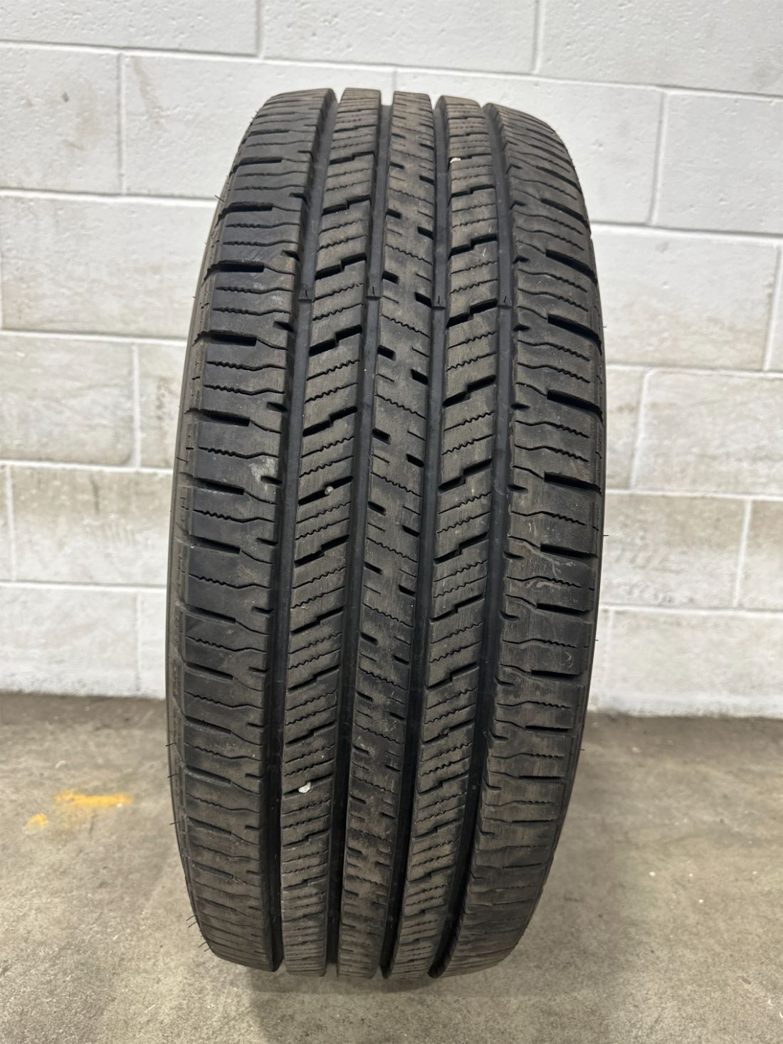 1x P285/70R17 Hankook Dynapro HT RH12 13/32 Used Tire