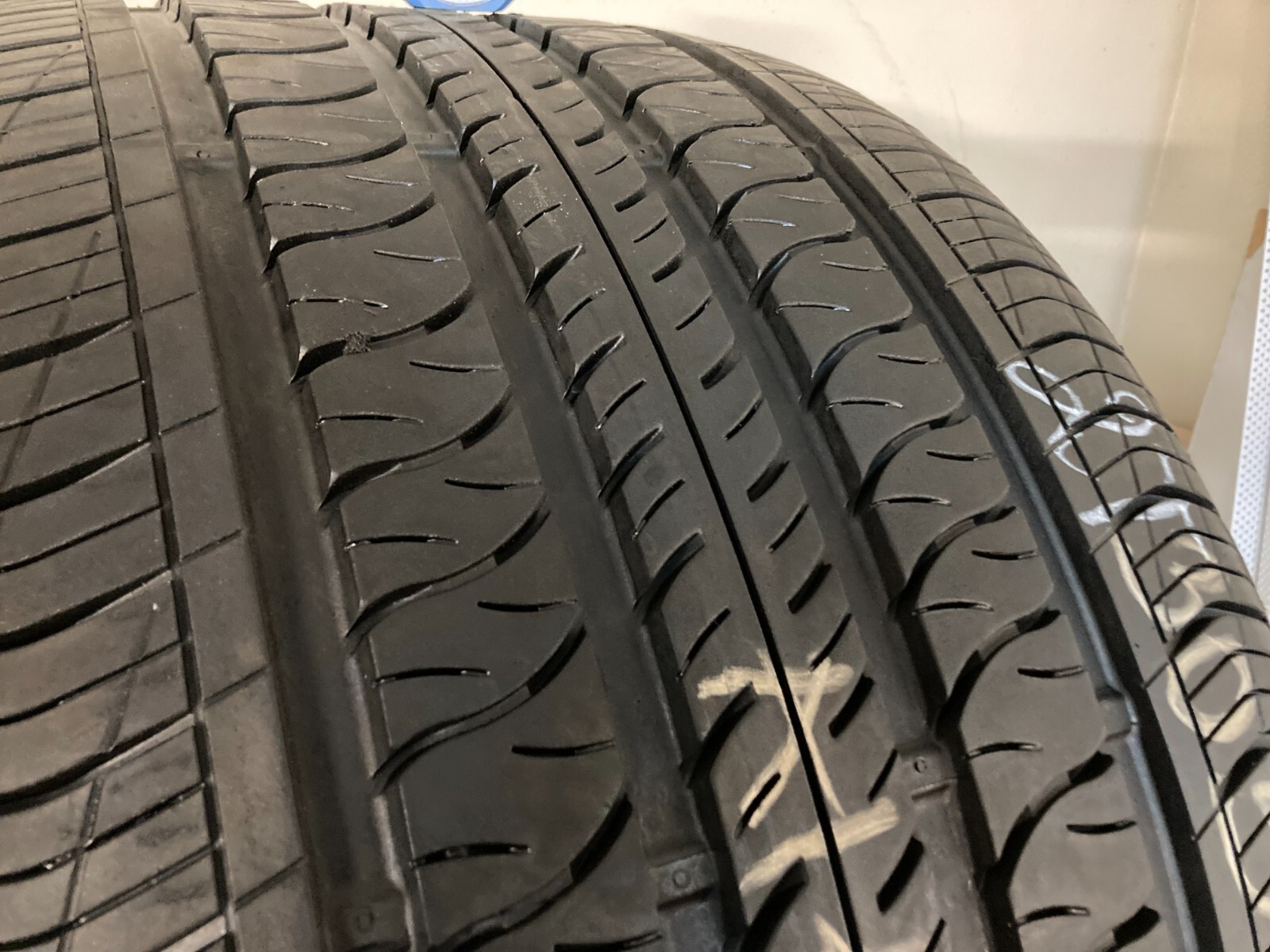 2 Tires 305 30 21 Continental ProContact RX NF0 (7.00-8.00/32= 77-88% Tread)