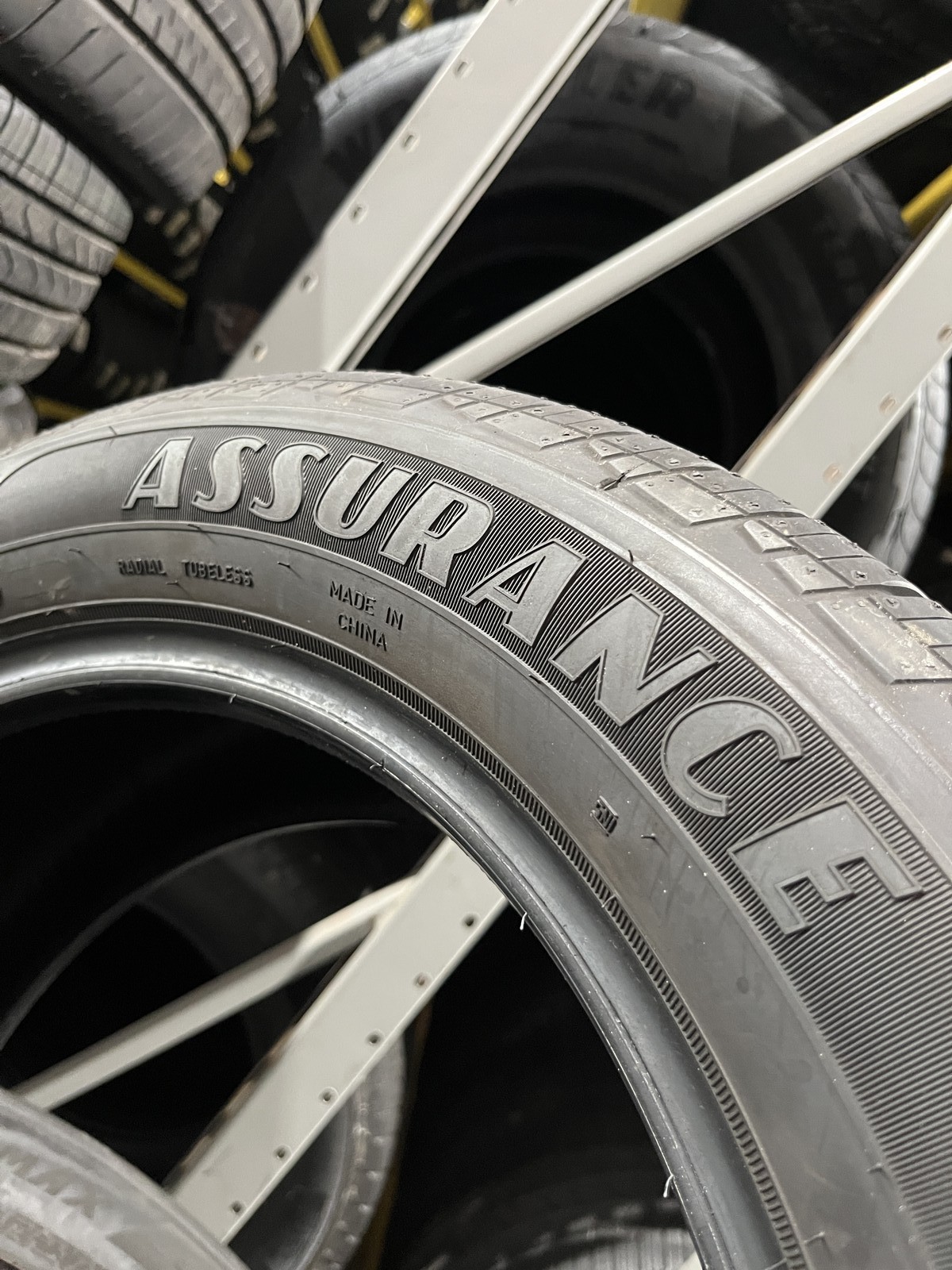 1 New Goodyear Assurance Finesse TPC 225/55R18 98H DOT.1625 9/32 New